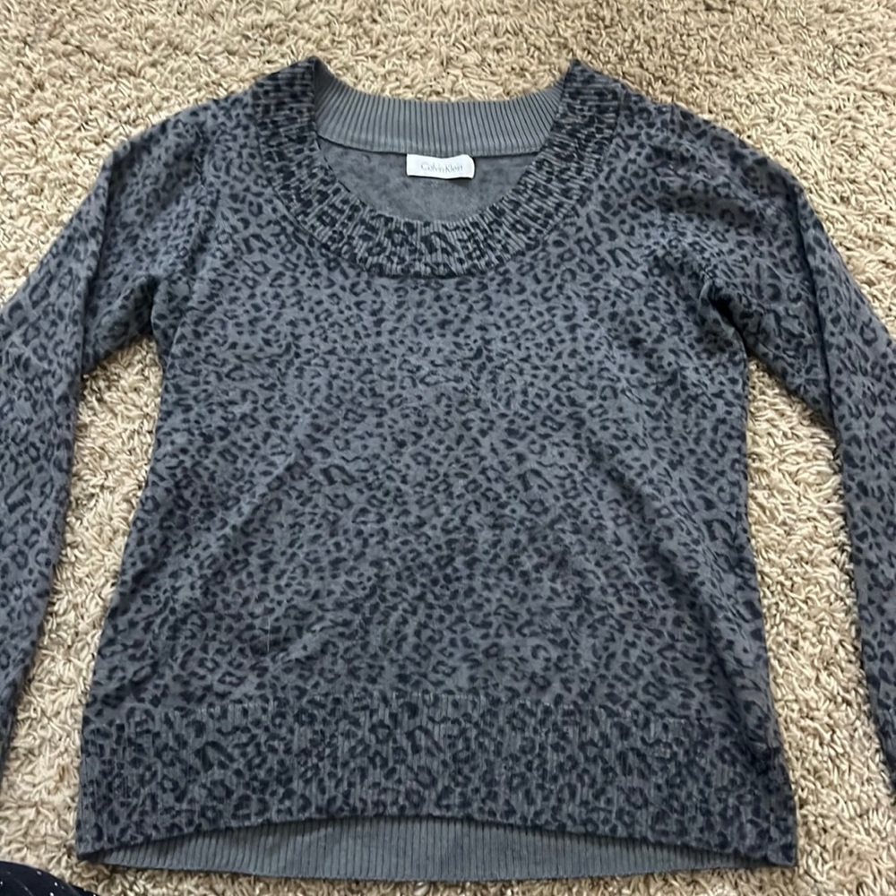 Calvin klein leopard print scoop neck sweater
